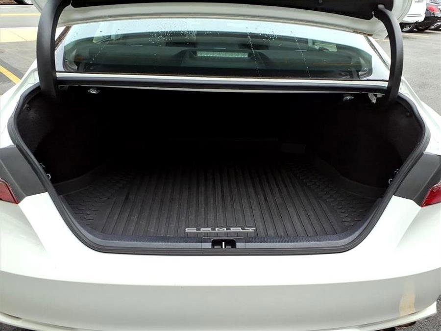 Used 2023 Toyota Camry SE image 13