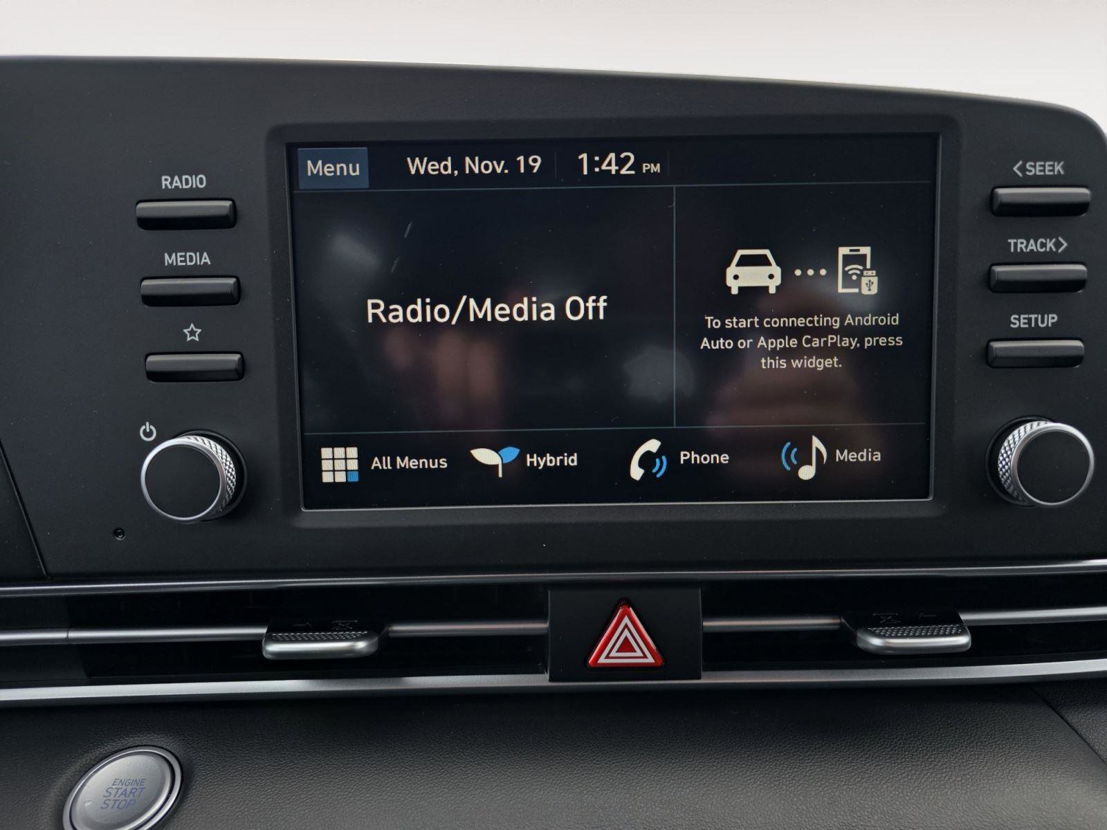 Used 2025 Hyundai Elantra Hybrid FWD image 13