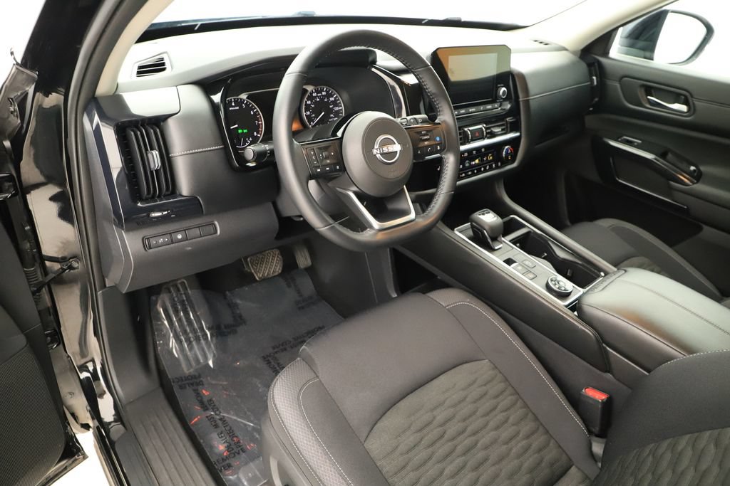 Used 2022 Nissan Pathfinder SV AWD/4WD image 15