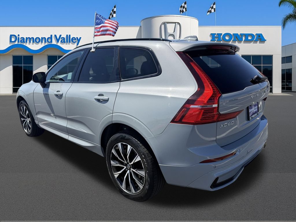 Used 2025 Volvo XC60 B5 Core AWD/4WD image 4