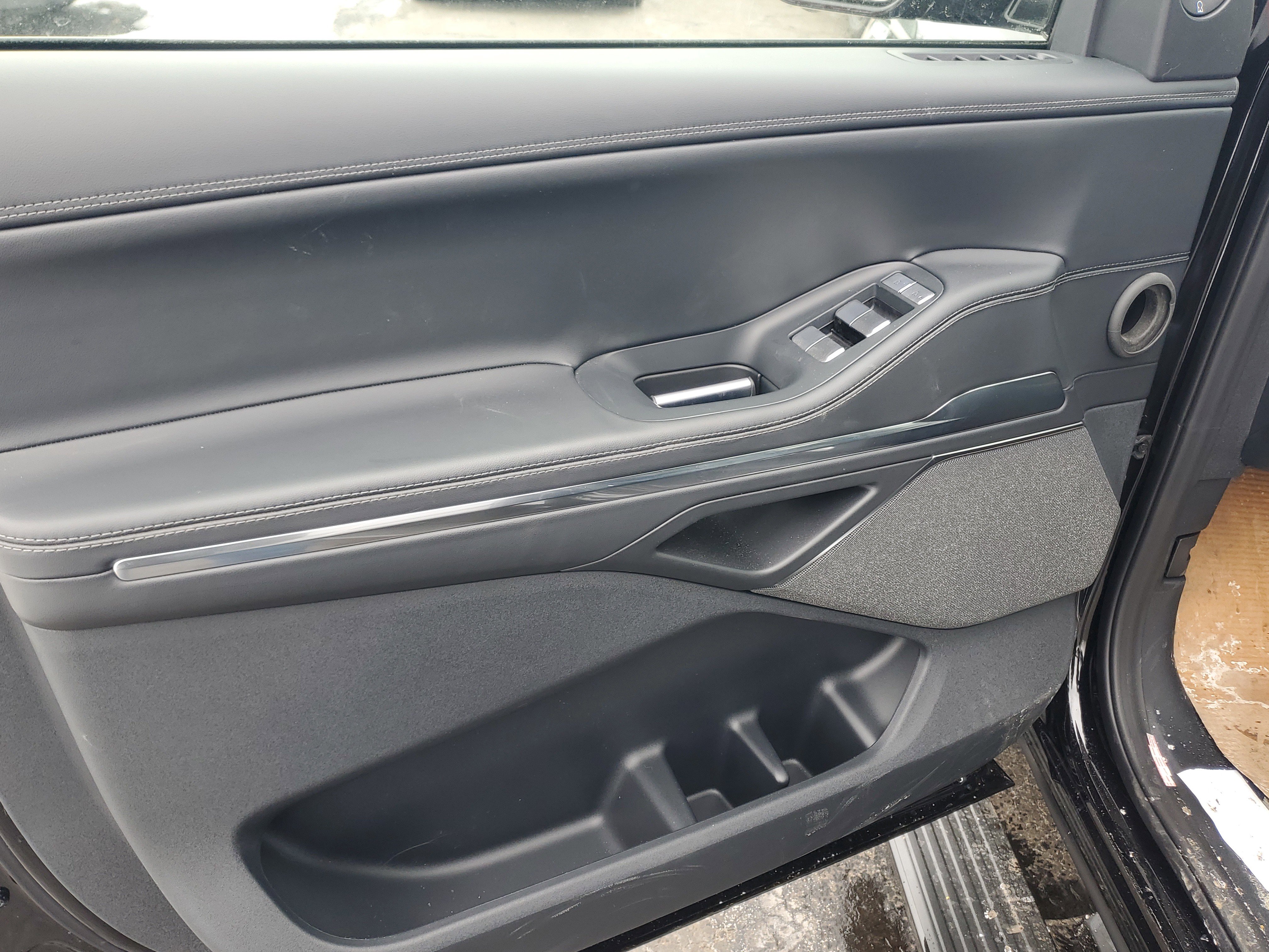 New 2026 Lincoln Navigator Reserve w/ Jet Appearance Package image 8