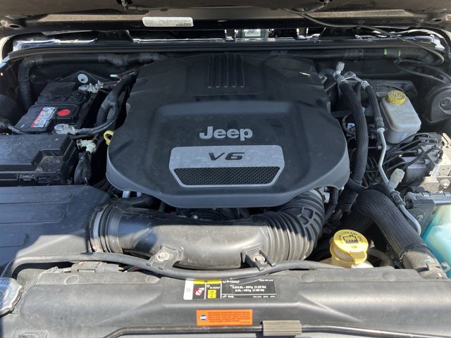 Used 2017 Jeep Wrangler Sahara AWD/4WD image 29
