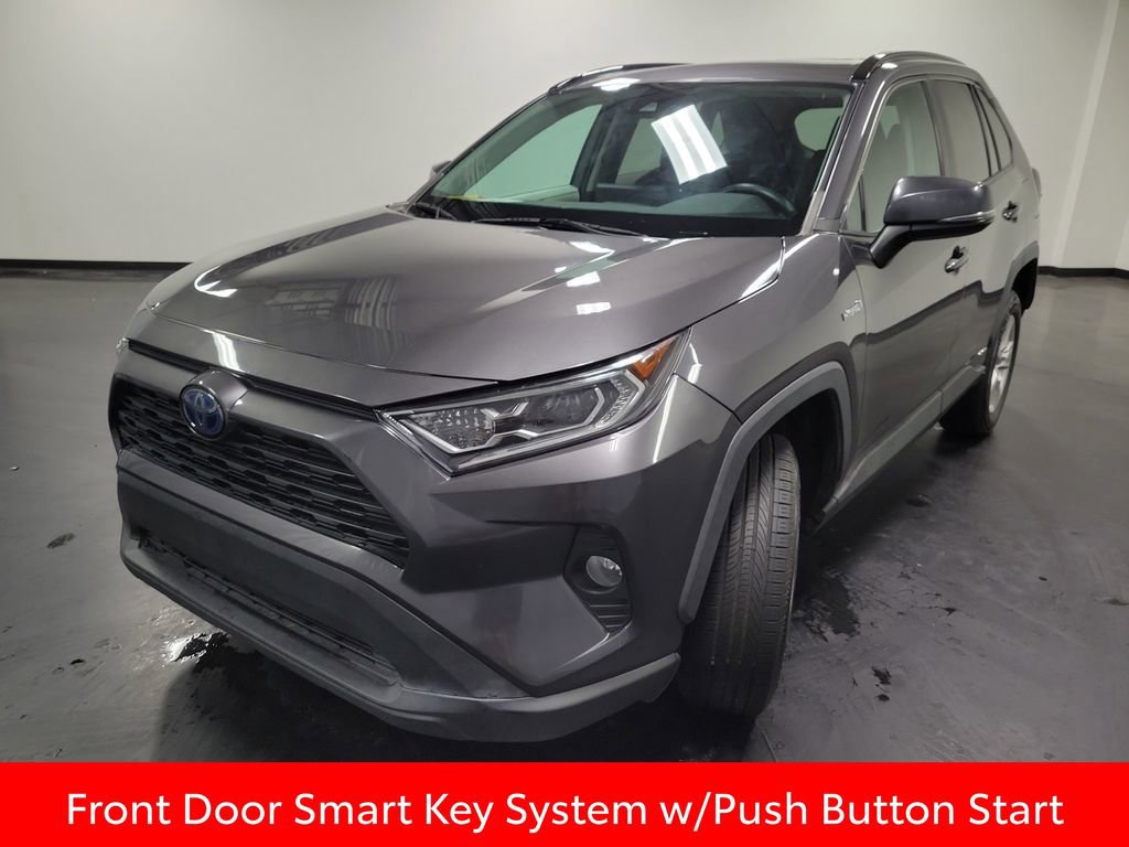 Used 2021 Toyota RAV4 XLE w/ Convenience Package AWD/4WD image 4