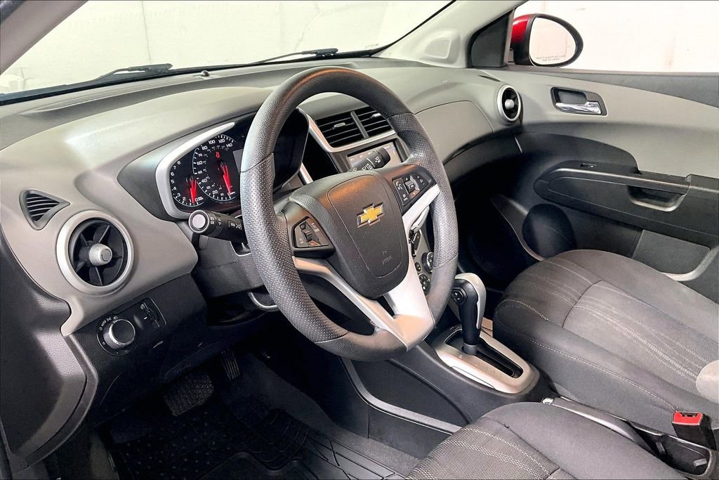Used 2019 Chevrolet Sonic LT FWD image 13