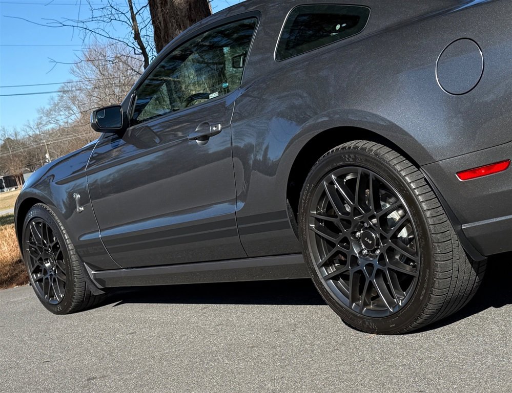 Used 2013 Ford Mustang Shelby GT500 image 23