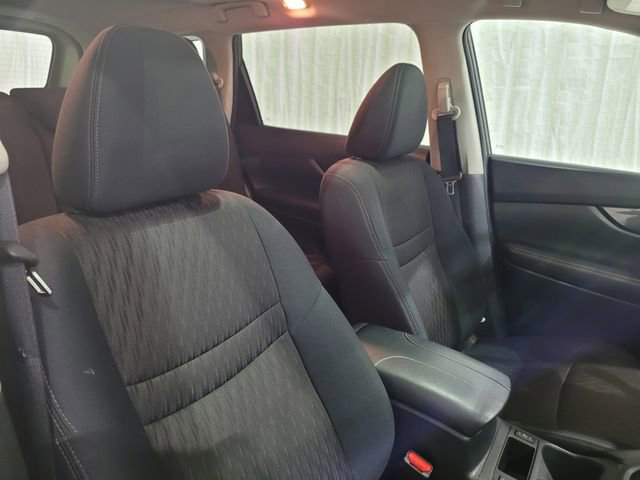 Used 2017 Nissan Rogue SV image 61