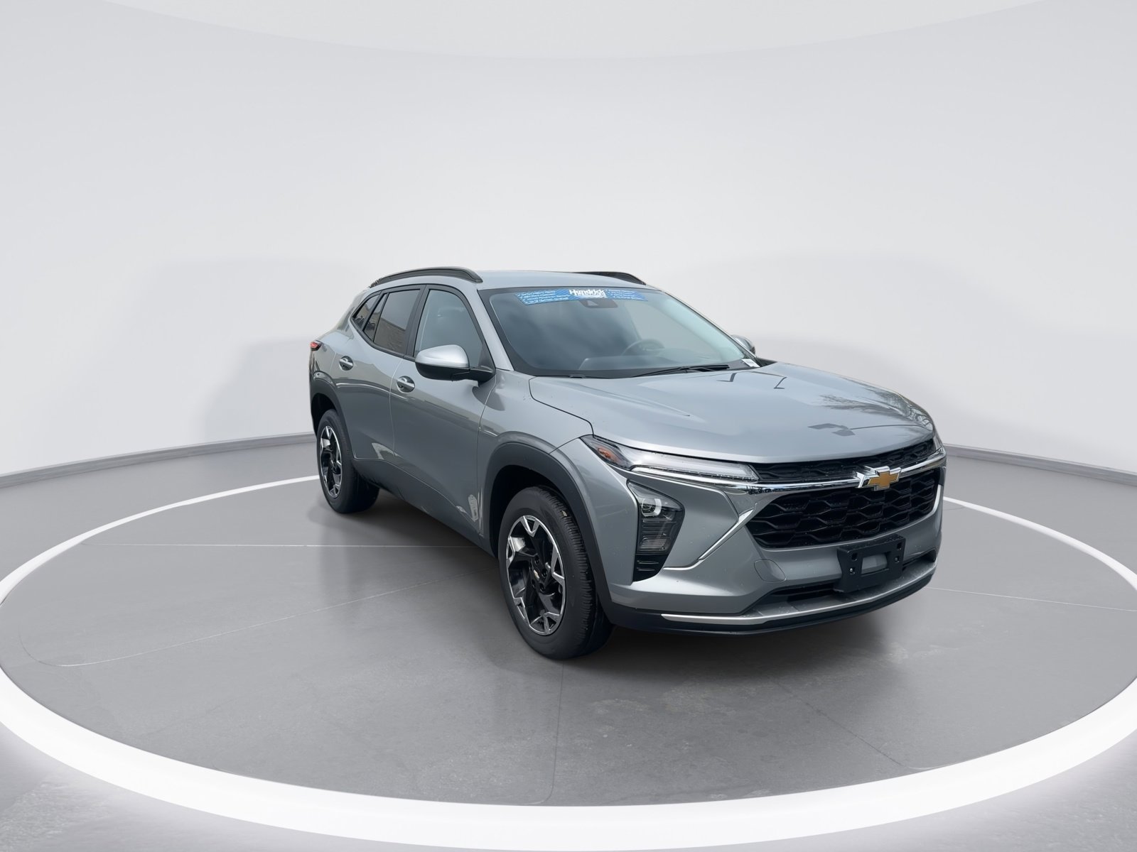 Used 2025 Chevrolet Trax LT w/ LT Convenience Package image 2