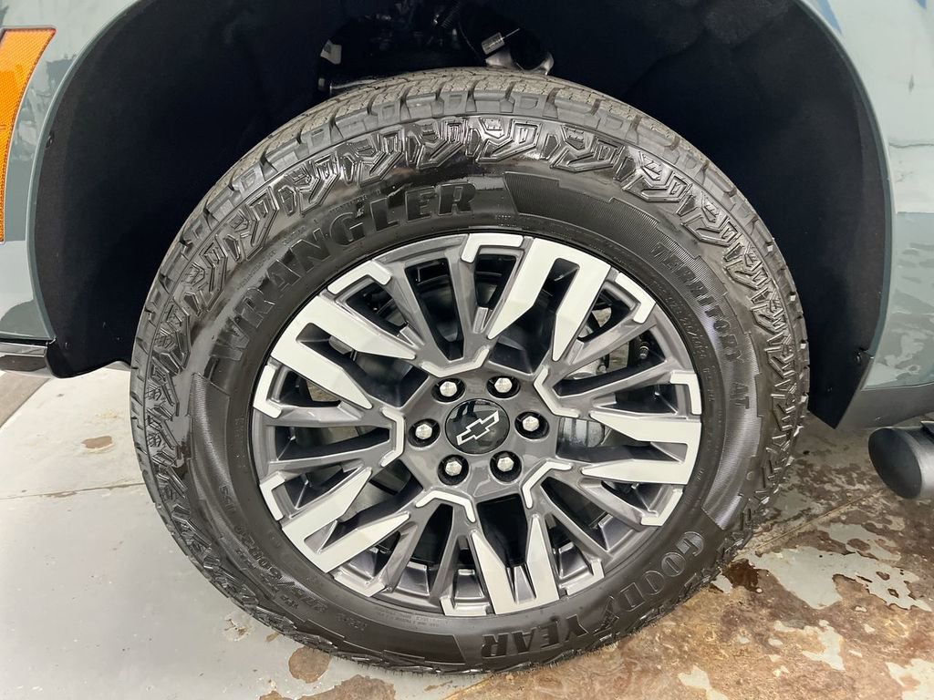 New 2026 Chevrolet Suburban Z71 w/ Comfort Package image 29