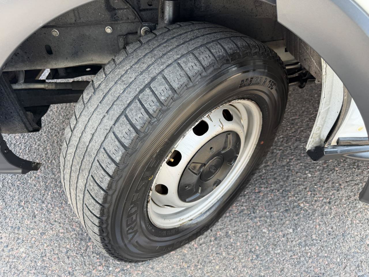 Used 2018 Ford Transit 250 130 Low Roof RWD image 37