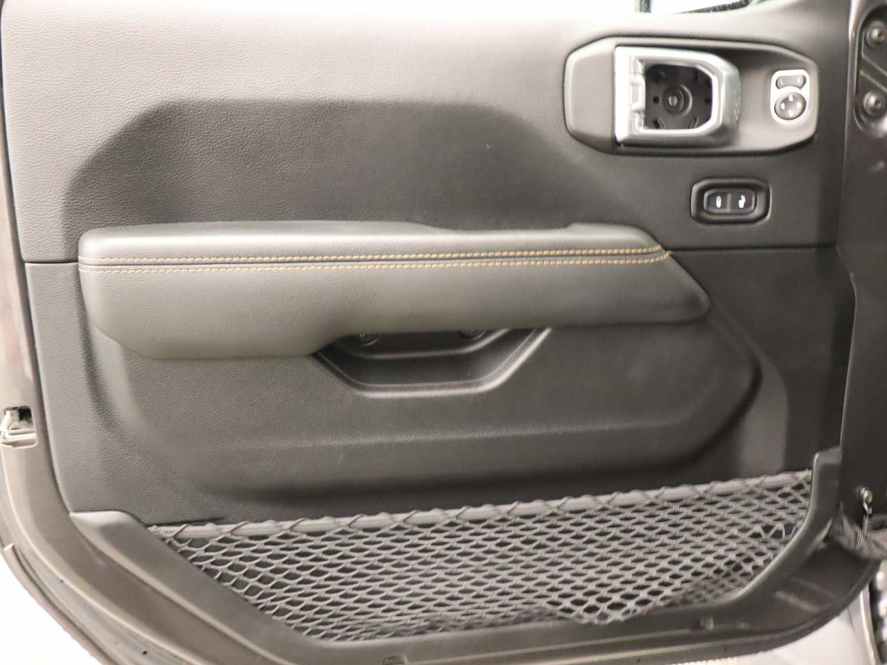 Used 2021 Jeep Gladiator Overland image 18