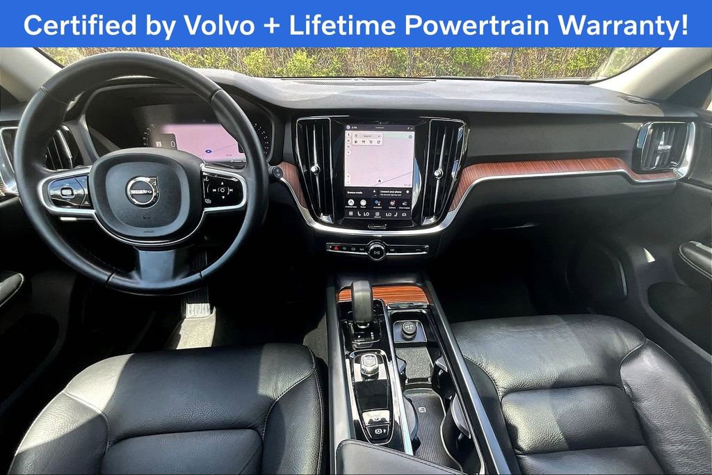 Used 2025 Volvo V60 B5 Cross Country Plus image 20