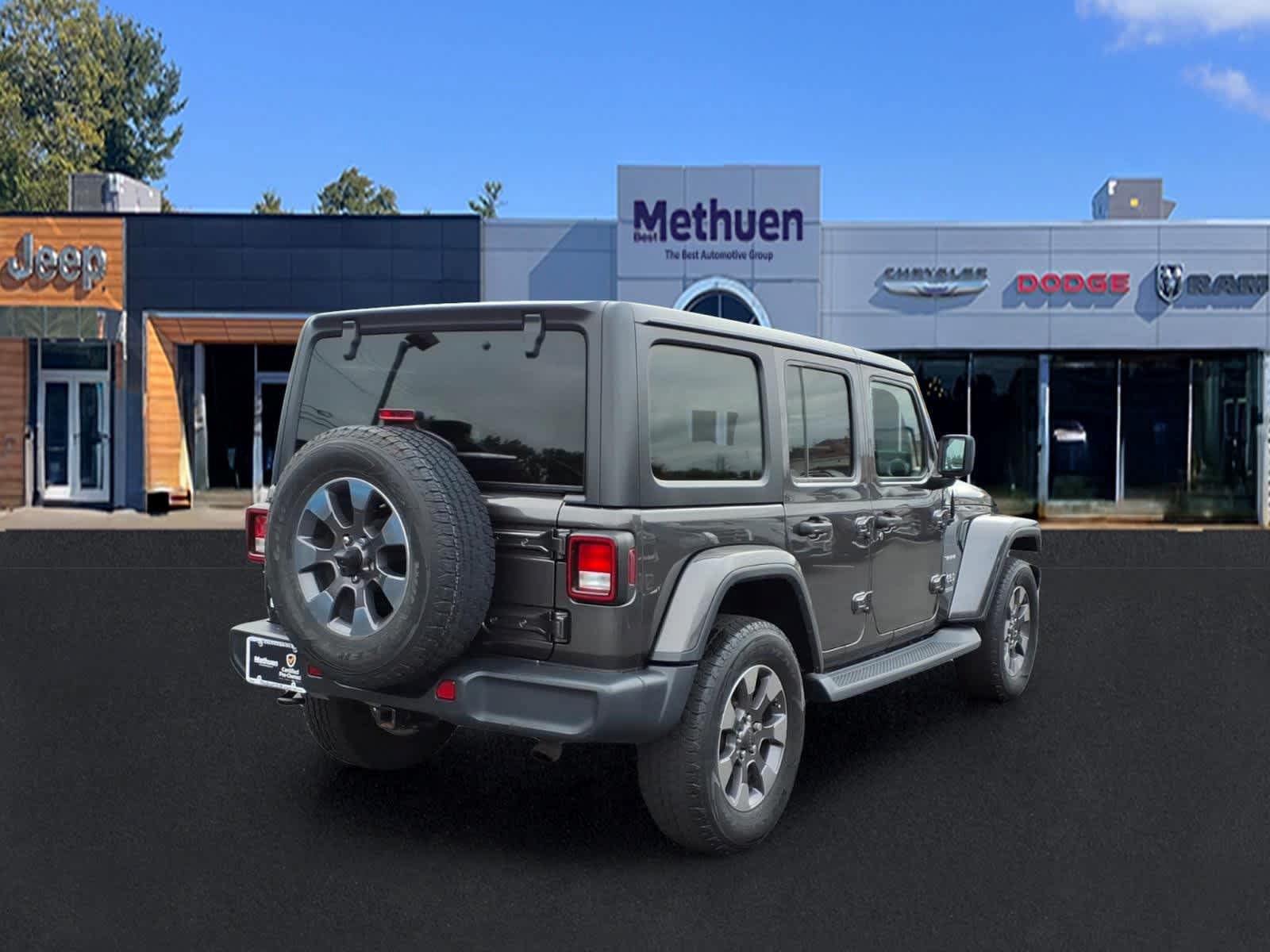 Used 2020 Jeep Wrangler Unlimited Sahara AWD/4WD image 3