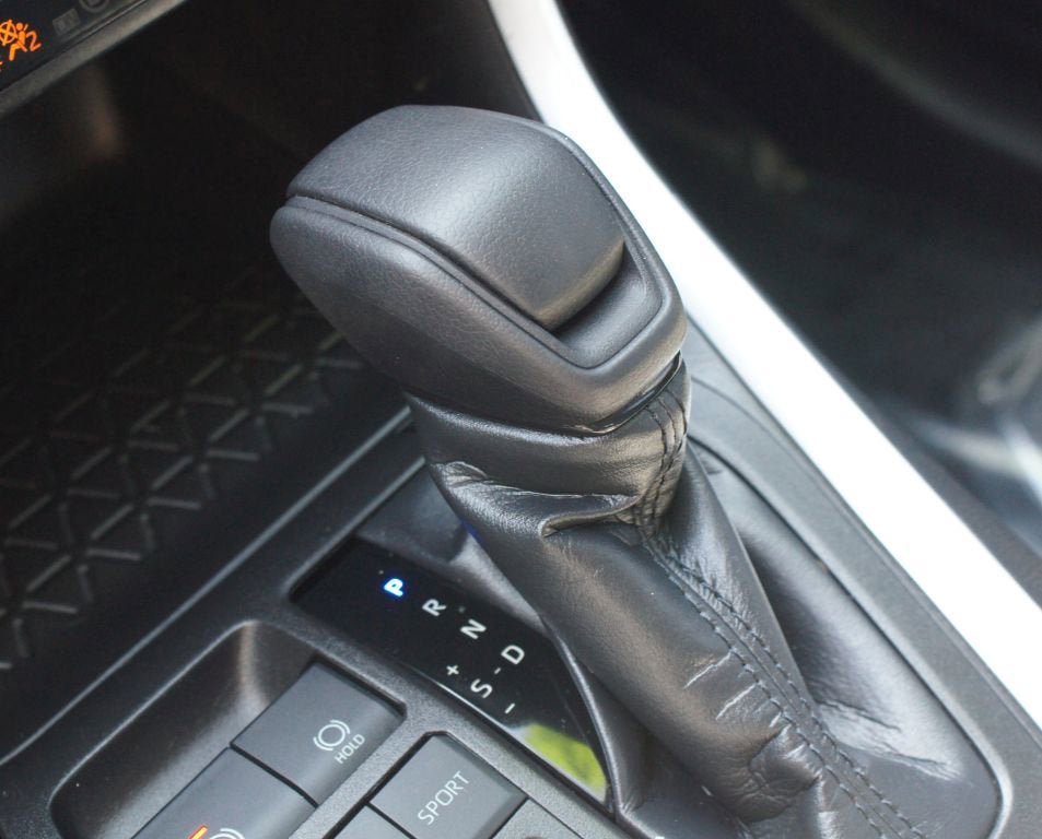 Used 2022 Toyota RAV4 LE FWD image 10