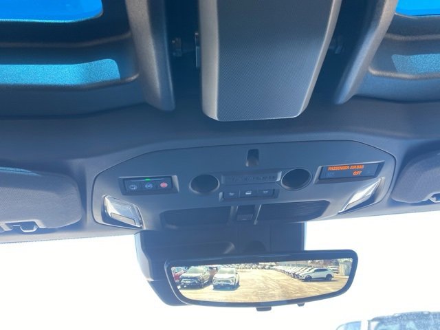 New 2025 GMC Hummer EV 2X w/ LPO, Roof Cross Rail Package image 26