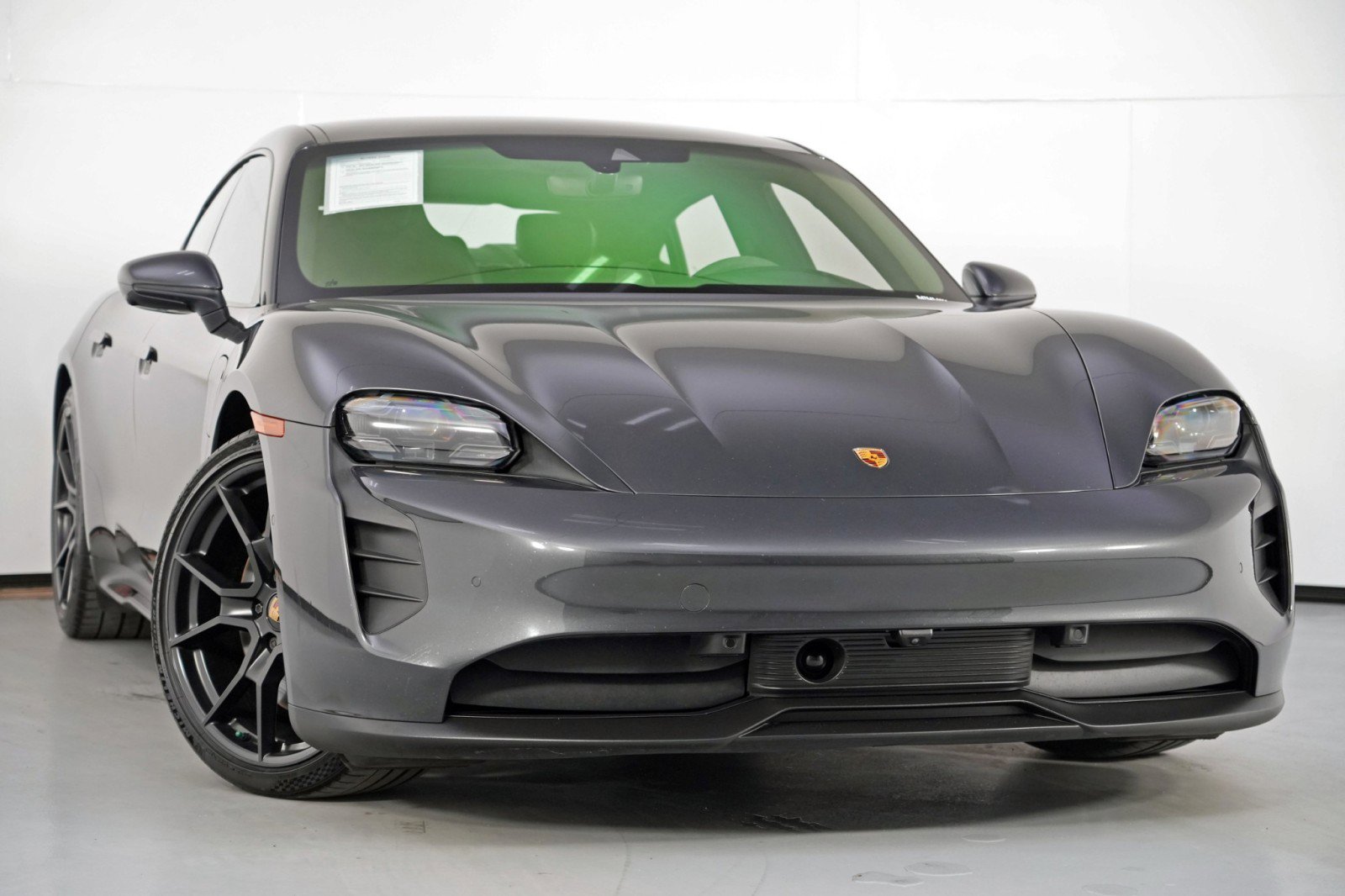 Used 2023 Porsche Taycan GTS image 4