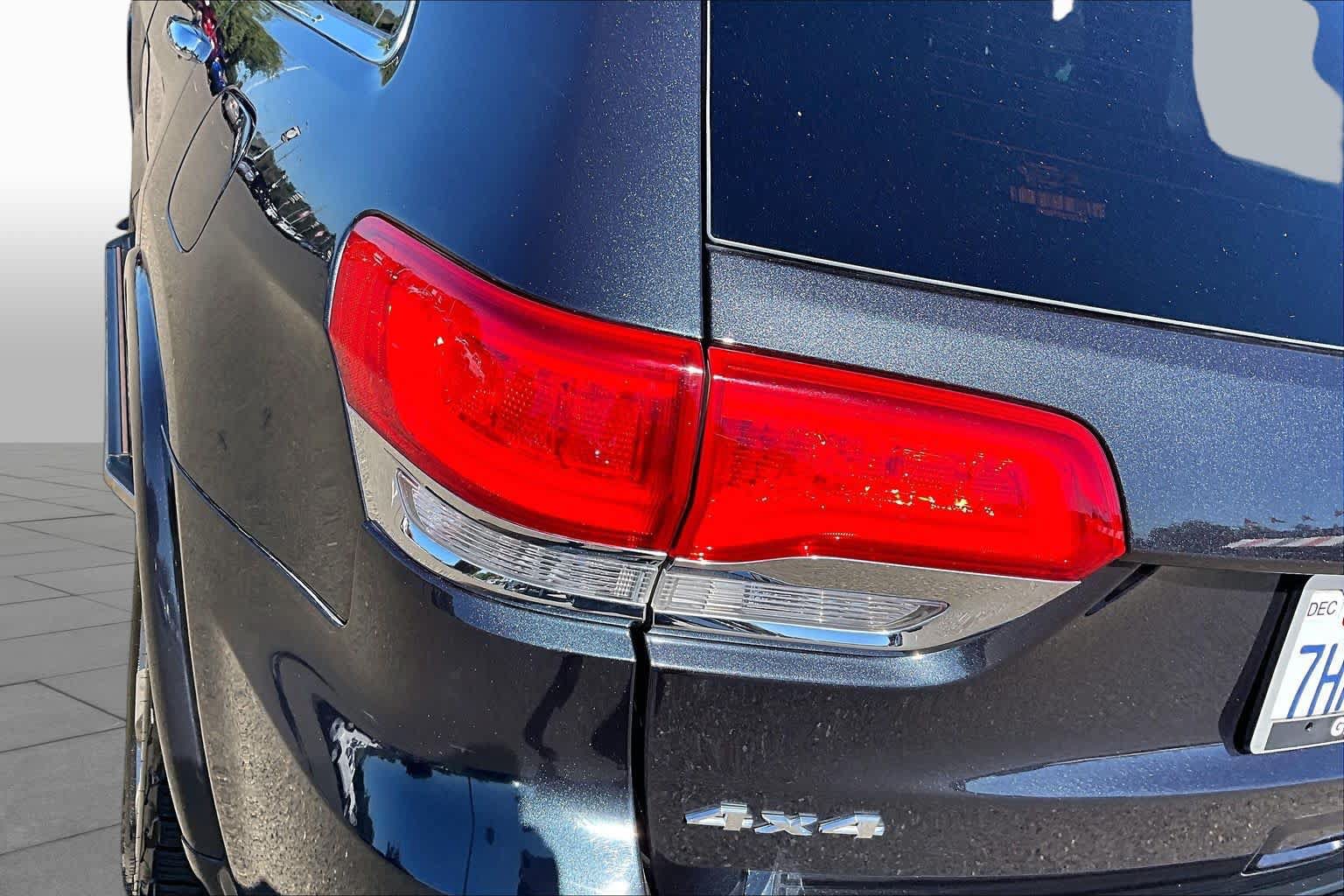 Used 2014 Jeep Grand Cherokee Overland AWD/4WD image 28