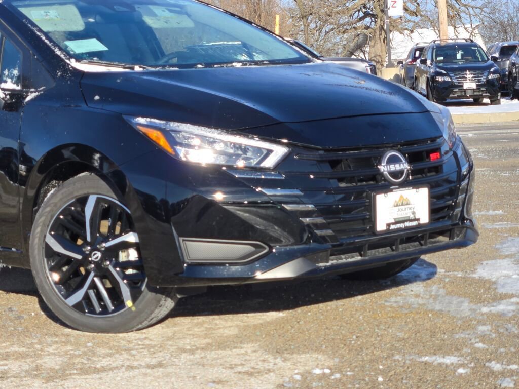 Used 2025 Nissan Versa SR w/ Trunk Package image 2