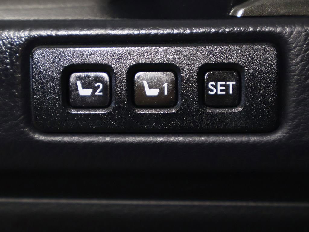 Used 2023 Lexus GX 460 Premium w/ Accessory Package AWD/4WD image 24