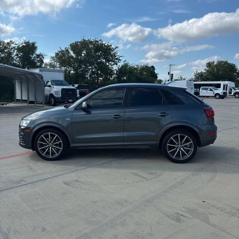 Used 2018 Audi Q3 2.0T Premium w/ Convenience Package AWD/4WD image 3