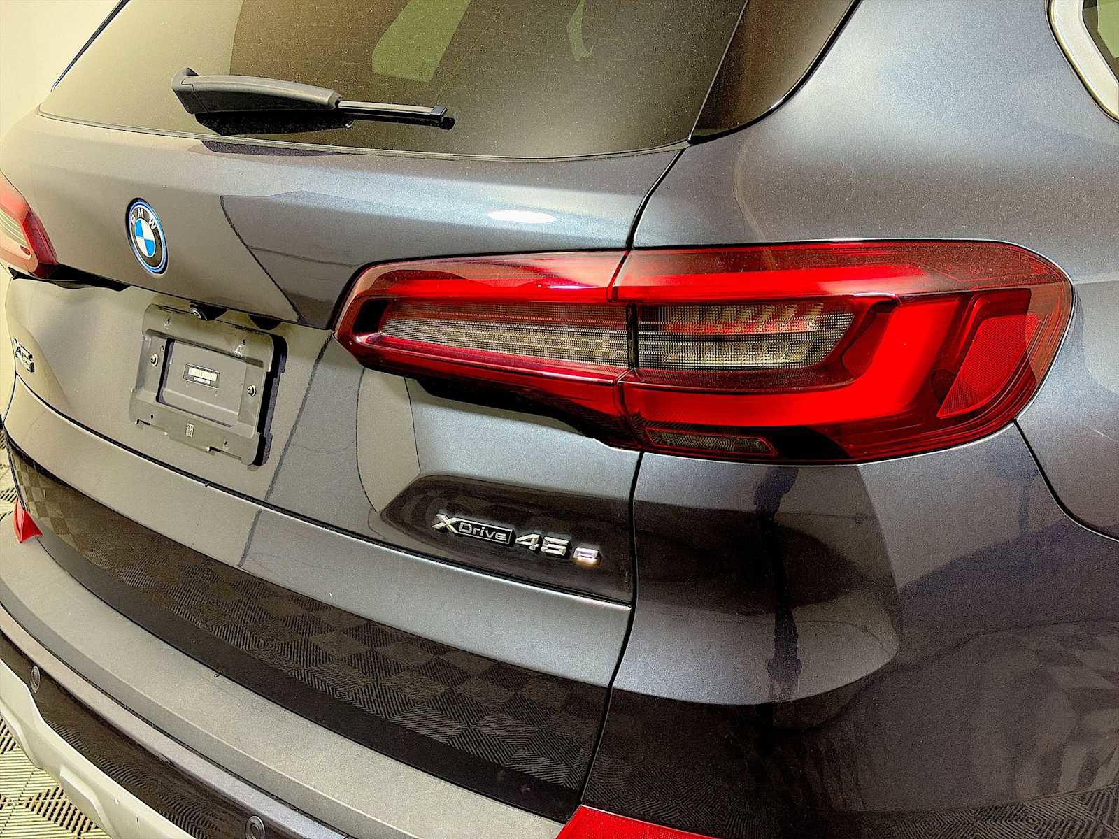 Used 2022 BMW X5 xDrive45e w/ Climate Comfort Package AWD/4WD image 28
