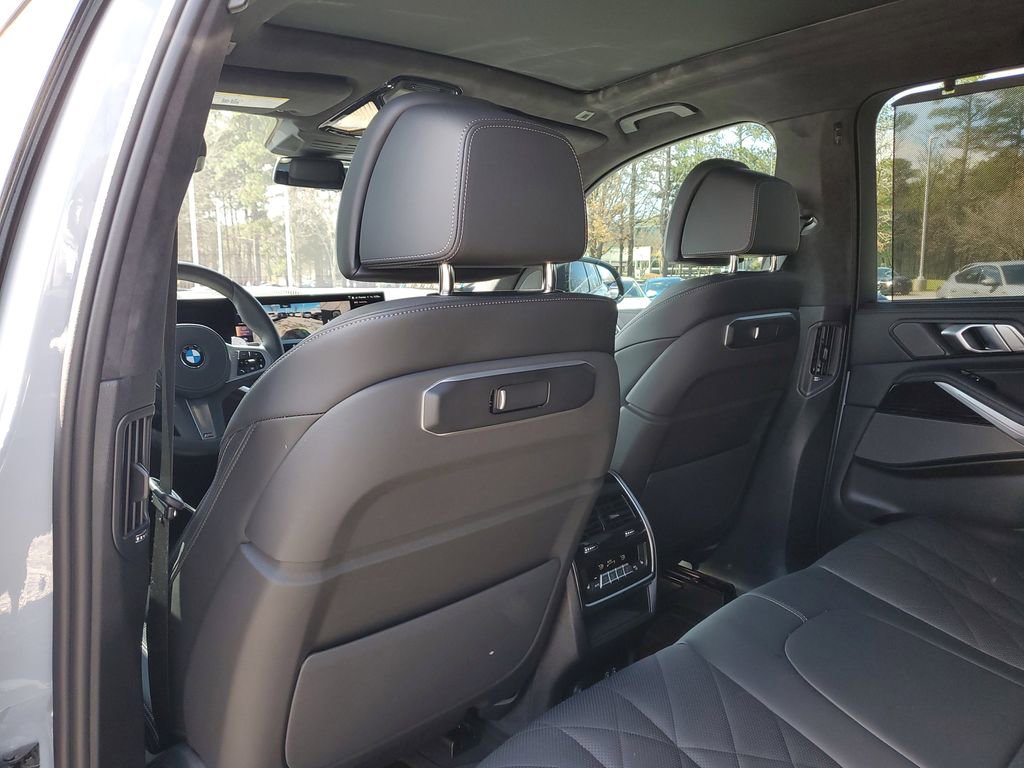 Used 2025 BMW X5 sDrive40i w/ M Sport Package image 14