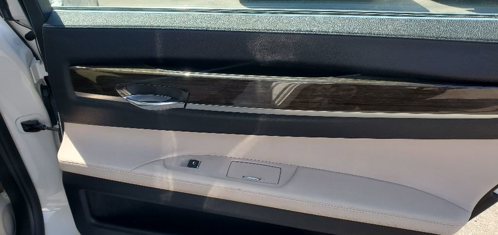 Used 2012 BMW 740Li image 18