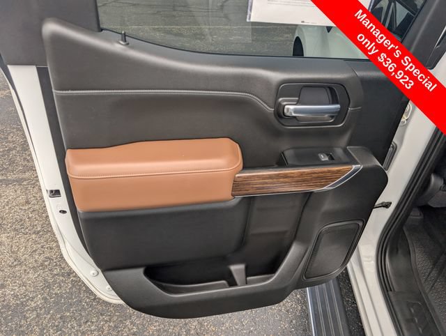 Used 2022 Chevrolet Silverado 1500 High Country w/ Technology Package AWD/4WD image 12