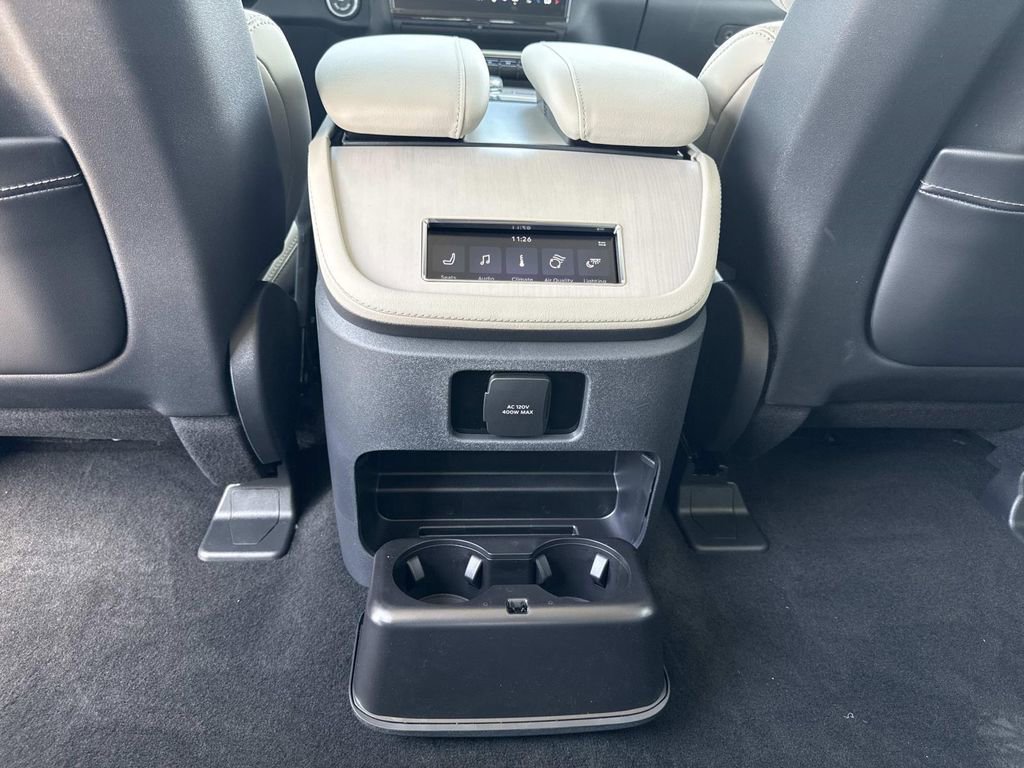 New 2026 Lincoln Navigator Reserve image 17