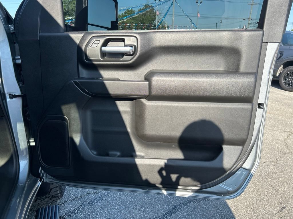 Used 2025 Chevrolet Silverado 2500 W/T AWD/4WD image 37