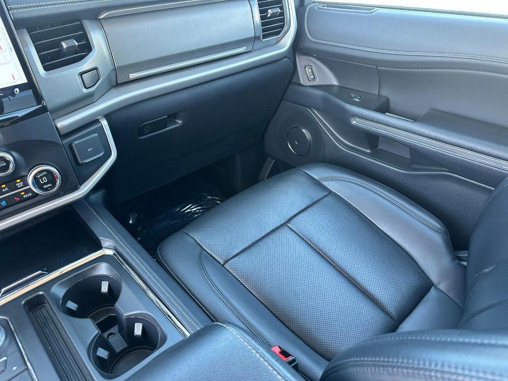 Used 2024 Ford Expedition XLT image 17