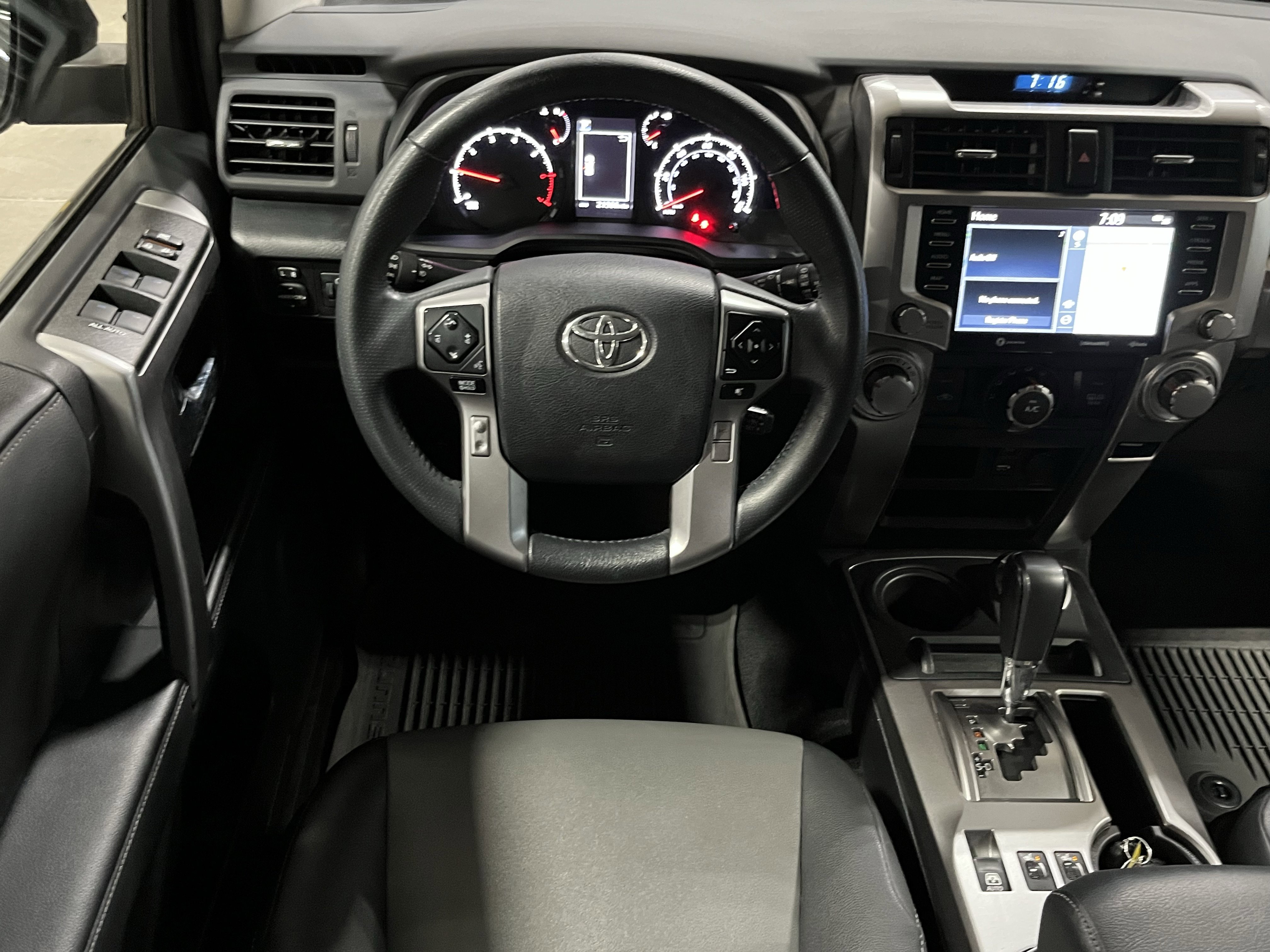 Used 2022 Toyota 4Runner SR5 Premium image 12
