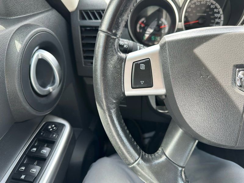 Used 2008 Dodge Nitro R/T image 14