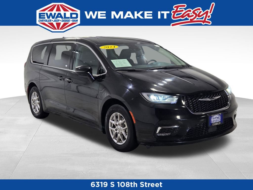 Used 2024 Chrysler Pacifica Touring-L