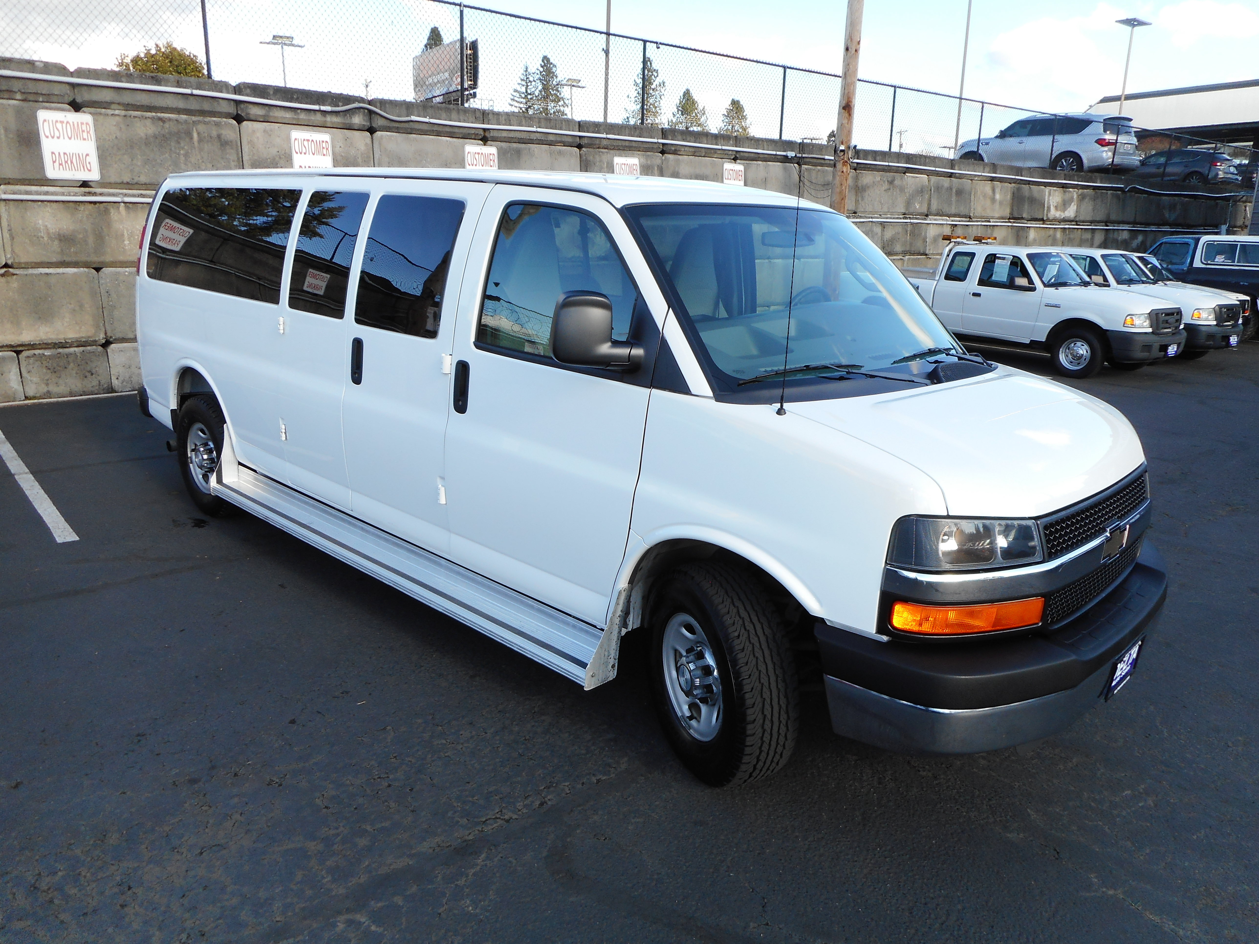 Used 2016 Chevrolet Express 3500 LT w/ LT Preferred Equipment Group RWD image 5