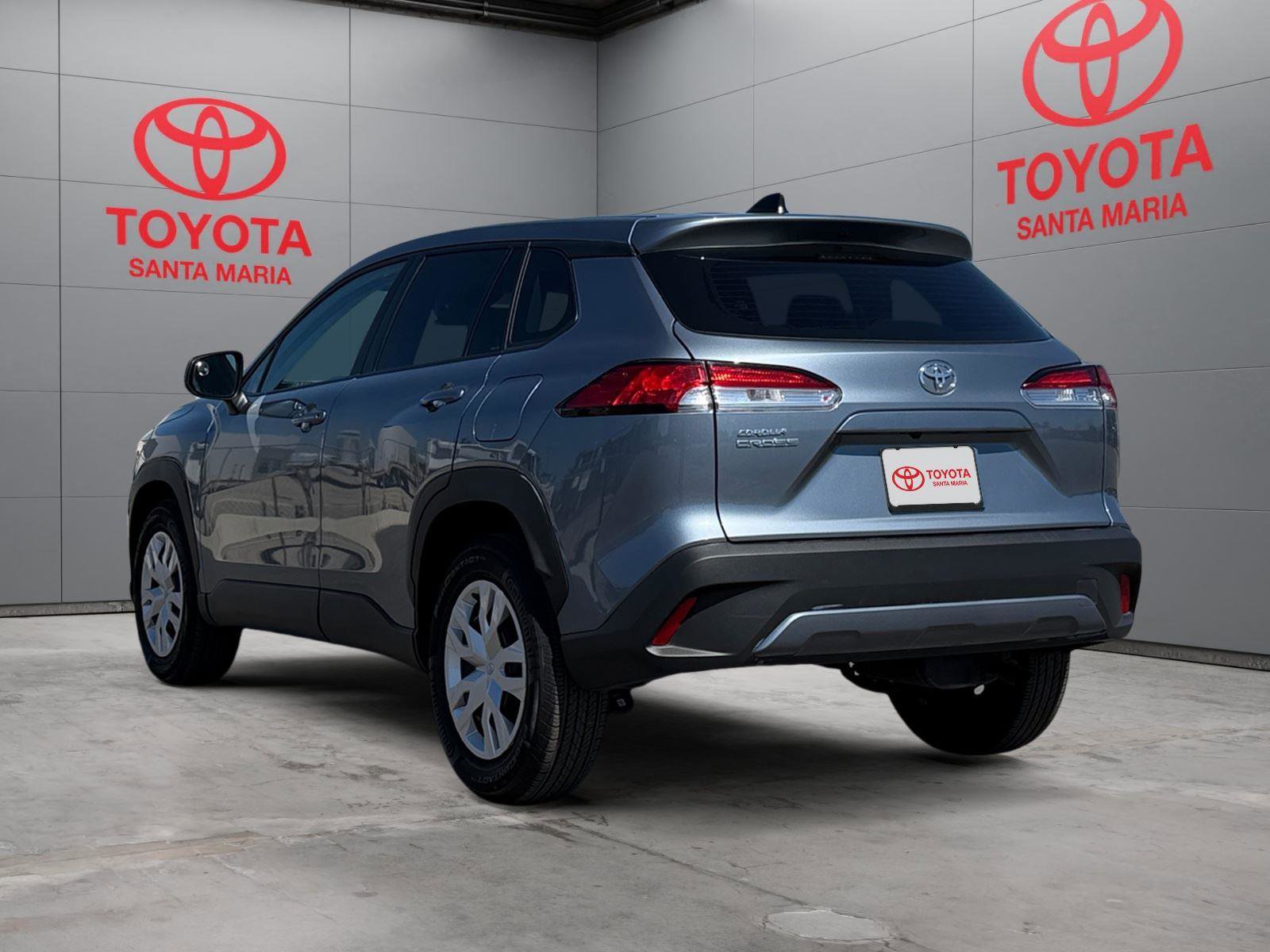 Used 2024 Toyota Corolla Cross L image 2