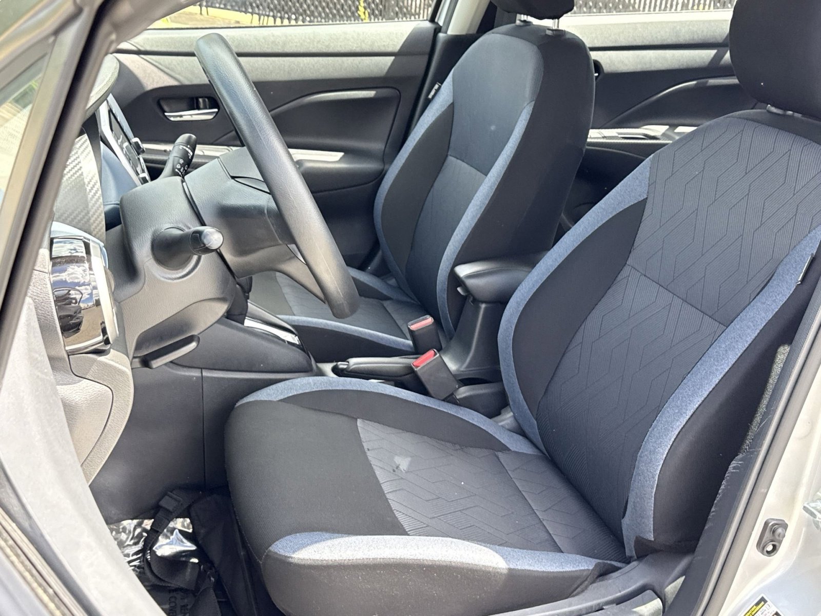 Used 2025 Nissan Versa SV FWD image 14