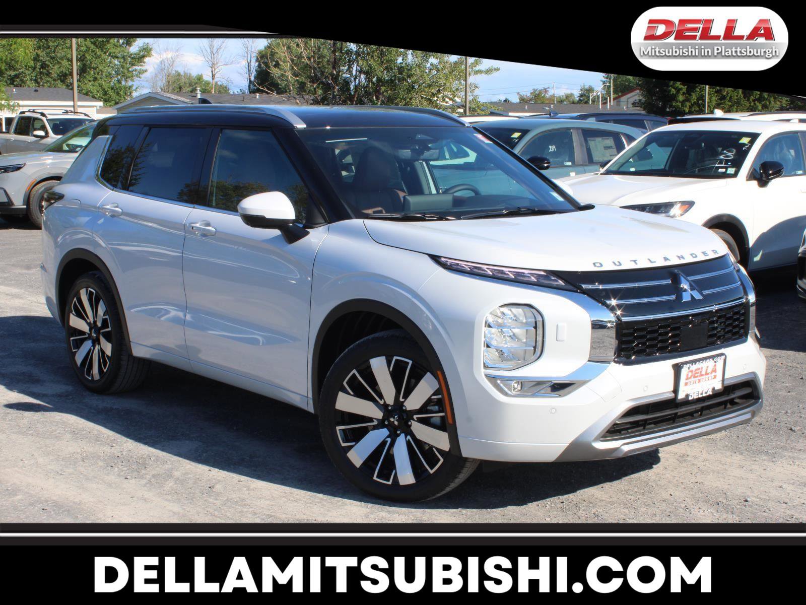 New 2025 Mitsubishi Outlander SEL image 1