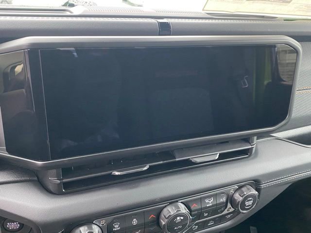 New 2026 Jeep Gladiator Mojave w/ Safety Group AWD/4WD image 19