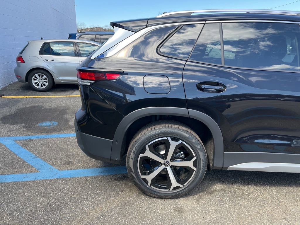 New 2026 Volkswagen Tiguan SE image 9