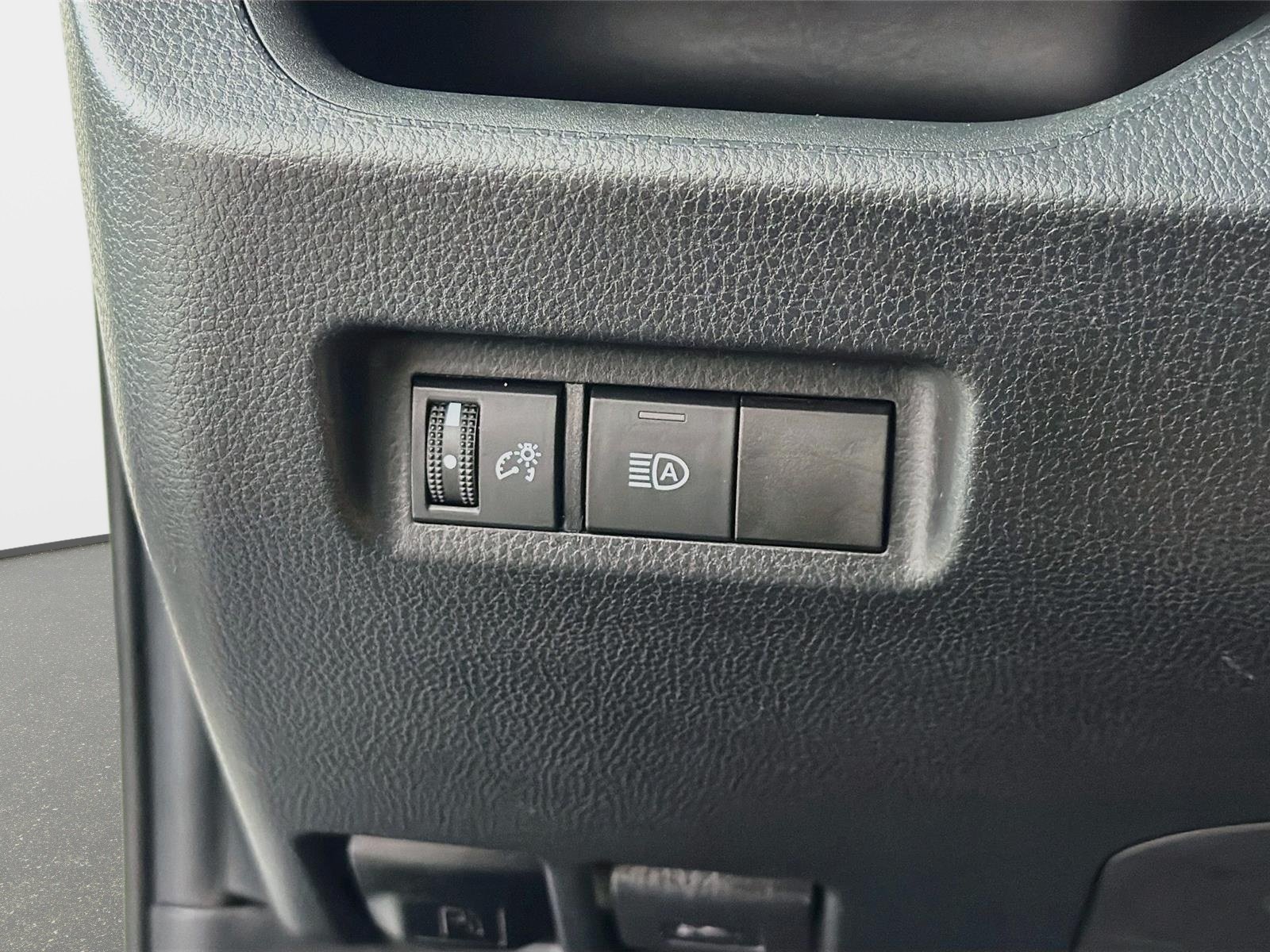 Used 2023 Toyota RAV4 XLE FWD image 11