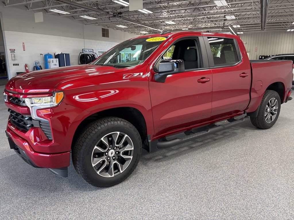 Used 2023 Chevrolet Silverado 1500 RST AWD/4WD image 3