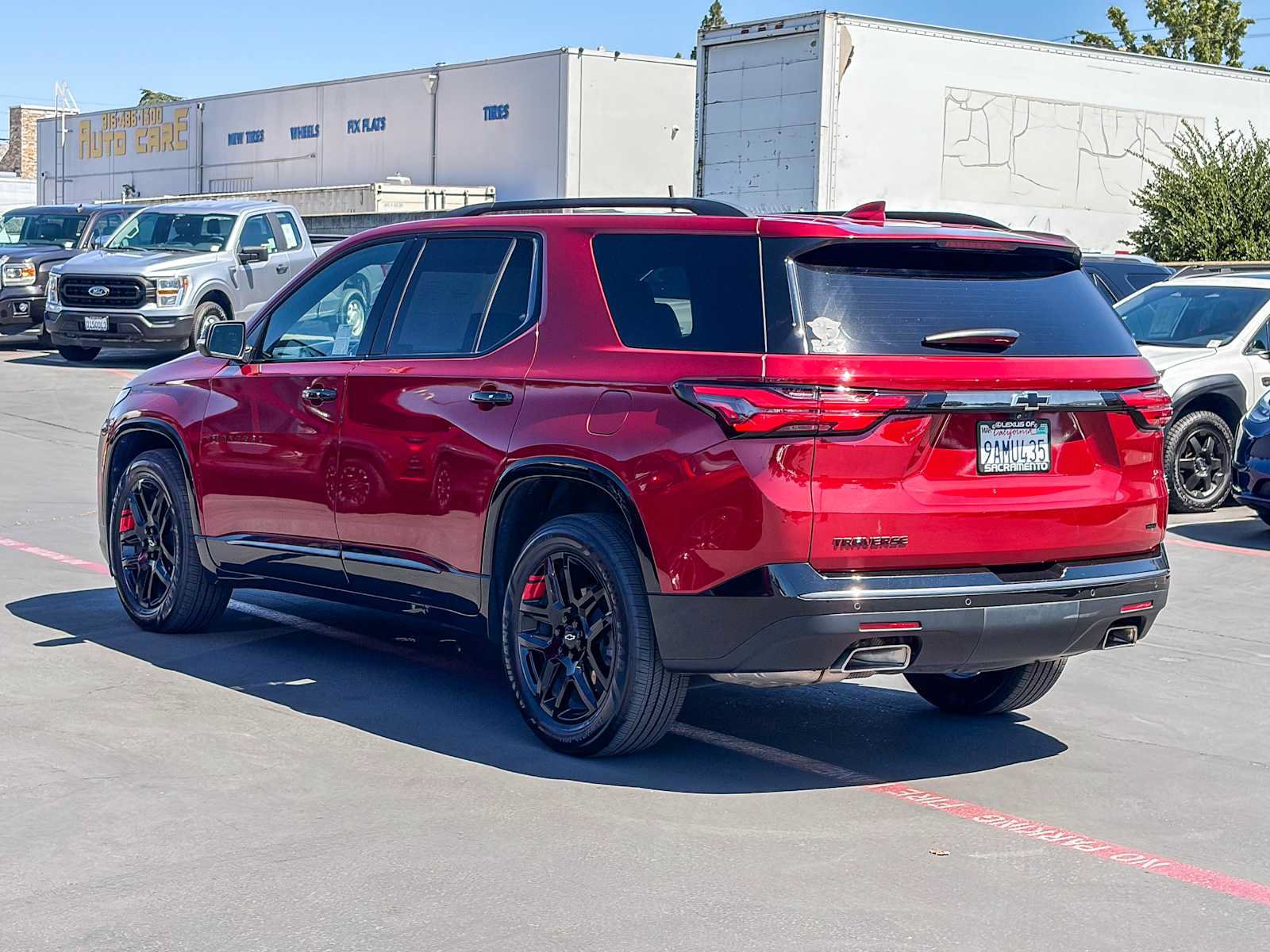 Used 2022 Chevrolet Traverse Premier w/ Redline Edition AWD/4WD image 3