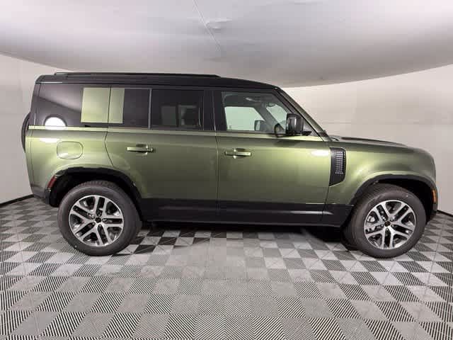 New 2026 Land Rover Defender 110 X-Dynamic SE AWD/4WD image 8