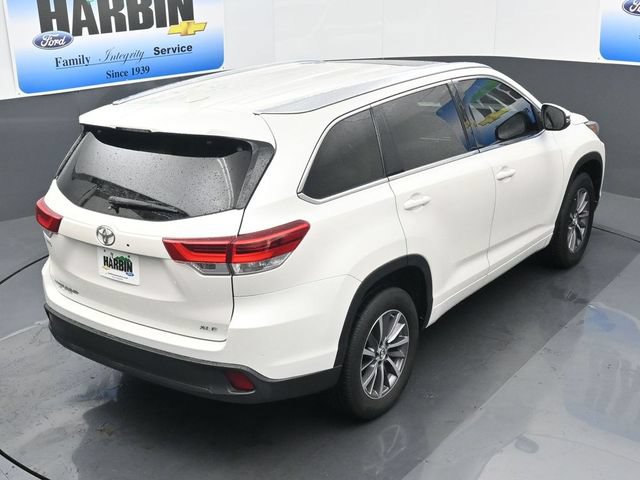 Used 2018 Toyota Highlander XLE FWD image 26