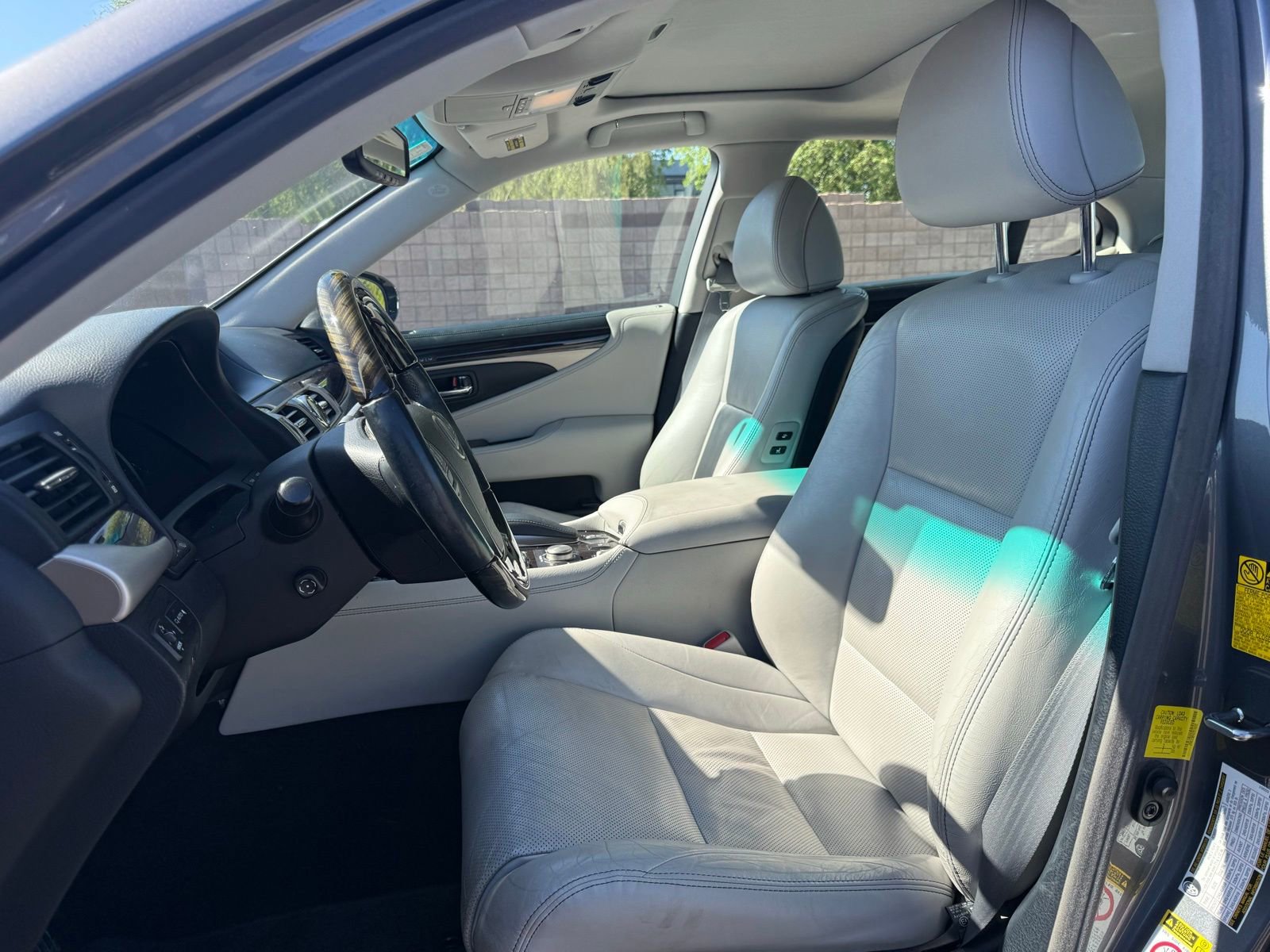 Used 2013 Lexus LS 460 AWD w/ Comfort Pkg image 12