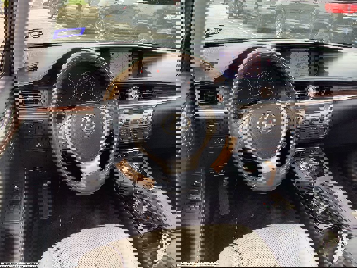 Used 2013 Lexus ES 350 w/ Luxury Pkg FWD image 9