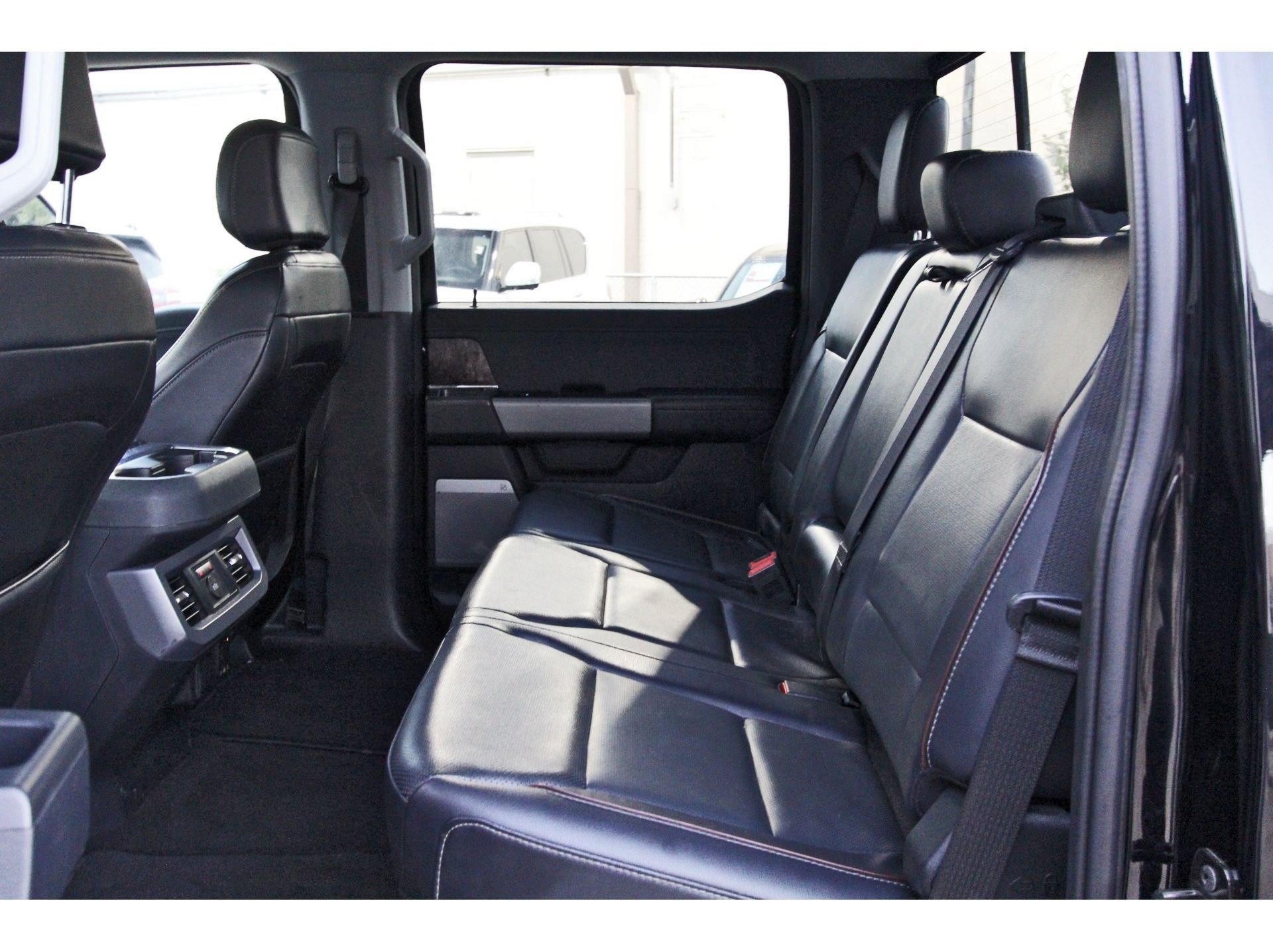 Used 2024 Ford F250 Lariat w/ Sport Appearance Package AWD/4WD image 10