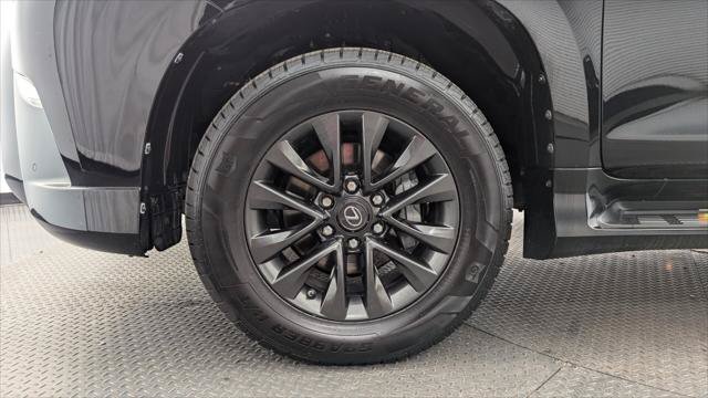 Used 2020 Lexus GX 460 Premium w/ Premium Package AWD/4WD image 29