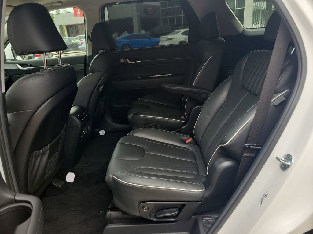 Used 2024 Hyundai Palisade Limited image 16