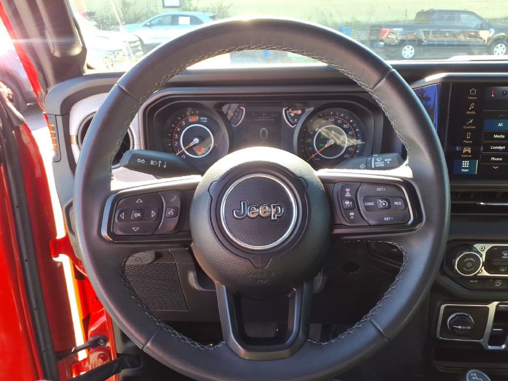 Used 2025 Jeep Wrangler Unlimited Sport AWD/4WD image 30
